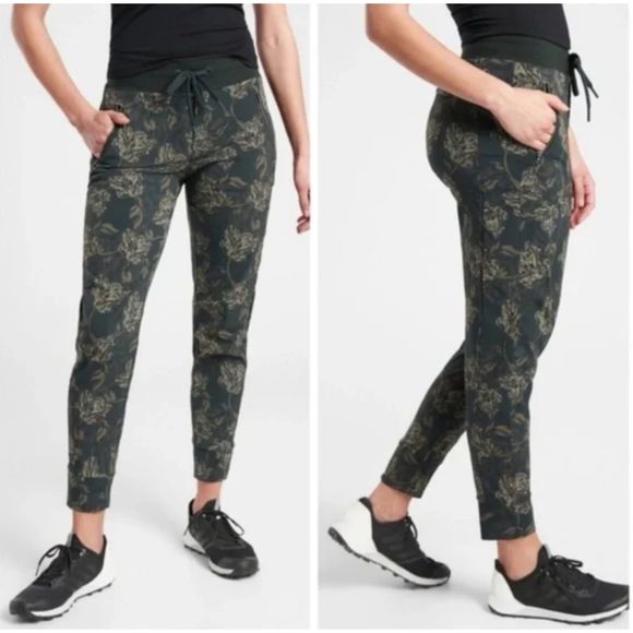 Athleta Trekkie North Floral Printed Green Jogger 18 Plus Pockets High Rise - Picture 1 of 13